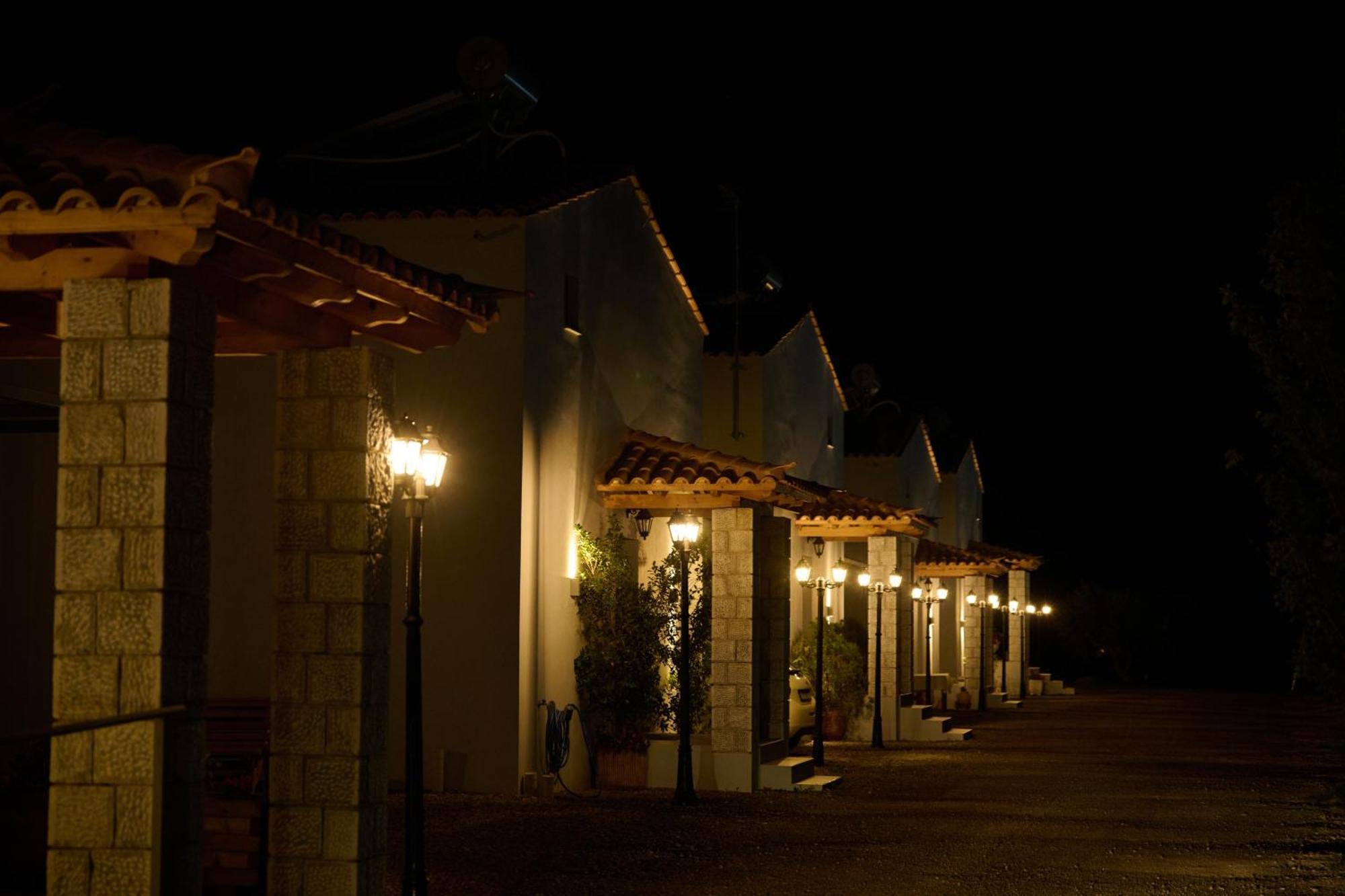 La Familia Luxury Private Maisonettes Near The Sea Gythio Buitenkant foto